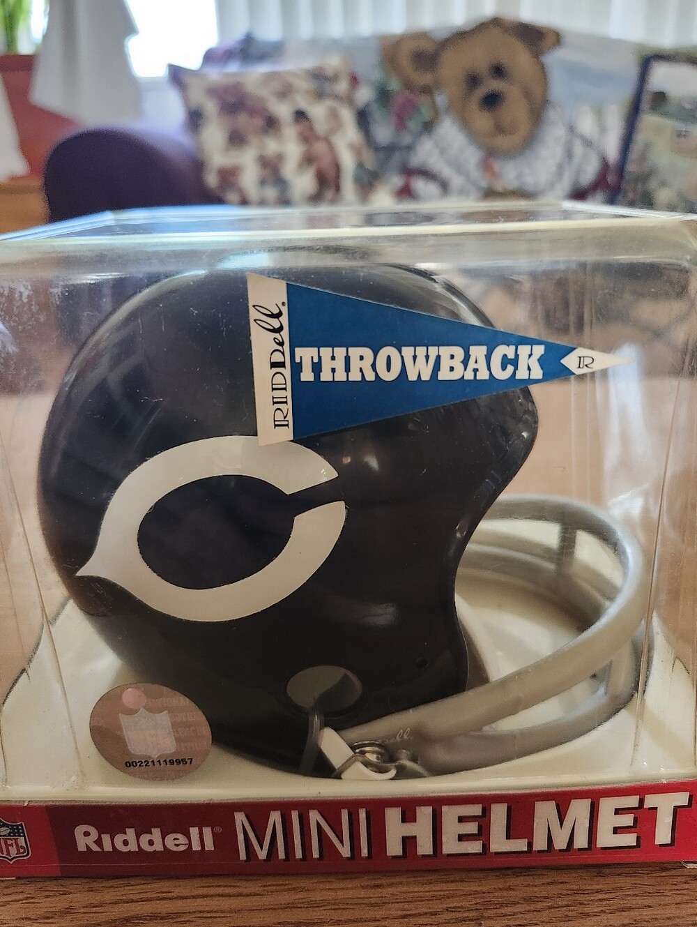 NFL Bears Throwback Mini Football Helmet – Black - Picture 3 of 7
